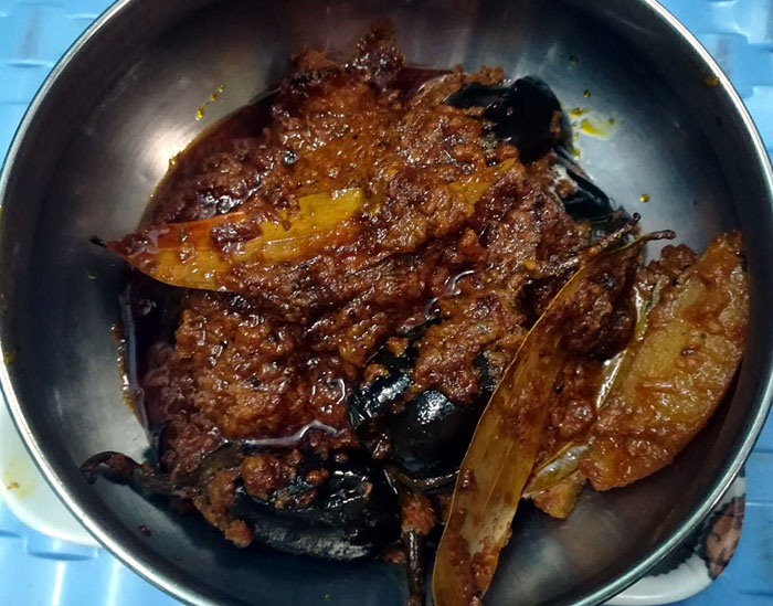 Bharwa baingan recipe | Stuffed eggplant curry