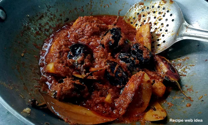 Bharwa baingan recipe | Stuffed eggplant curry