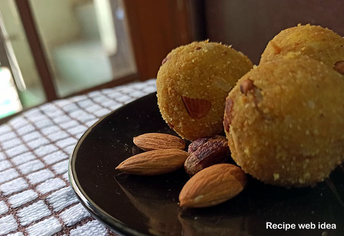 Rava besan ladoo