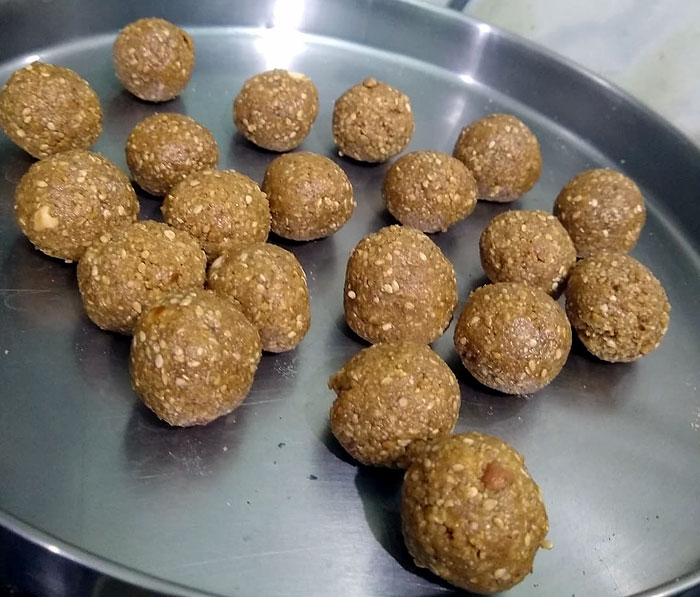 How to make Til ladoo  | Til ke laddu