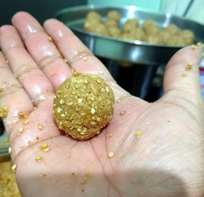 til gud ladoo | tilgul