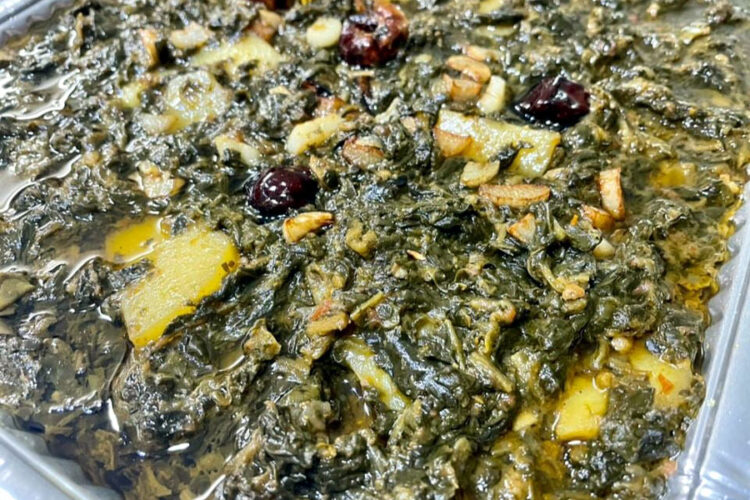 Aloo Palak potato and spinach curry